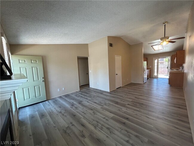 Foto del edificio - 6544 Pinon Pine Way