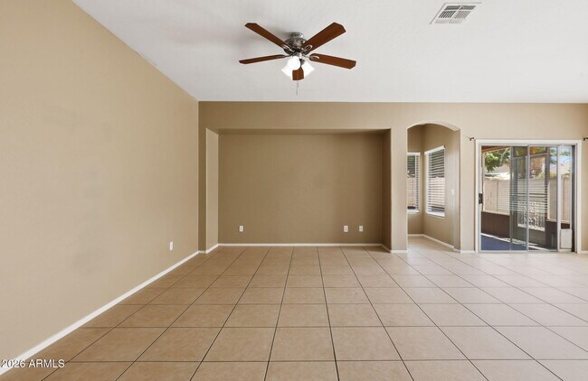 Foto del edificio - 12910 W Corrine Dr