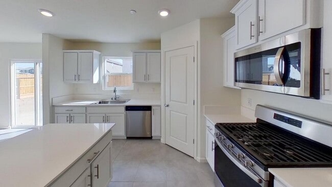 Building Photo - 710 Jessie Dr