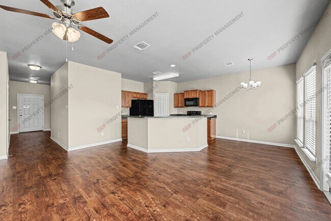 Foto del edificio - 2325 Vicksburg Ln