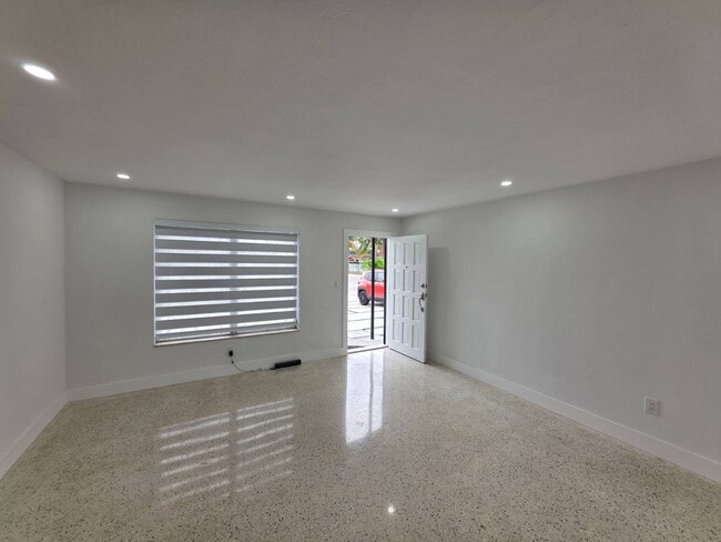 Building Photo - 18730 NW 29th Pl