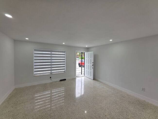 Foto del edificio - 18730 NW 29th Pl