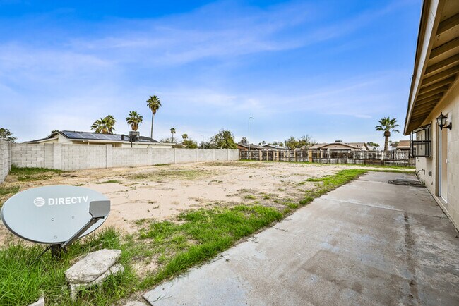 Building Photo - Beautiful 3 bedroom