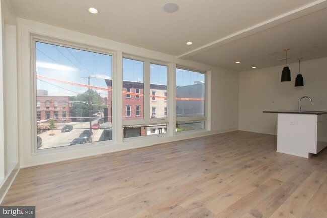 Foto del edificio - 2431 Frankford Ave