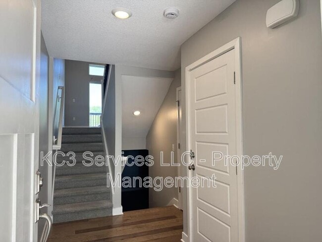 Foto del edificio - 2026 SW Holdbrooks Dr