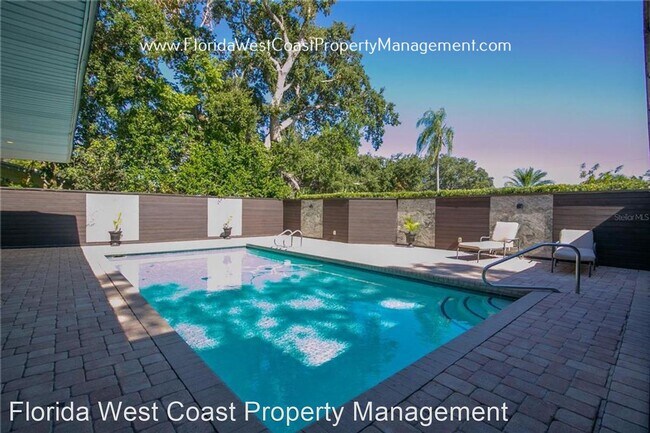 Foto del edificio - 3 br, 2 bath House - 2115 Harley Ave