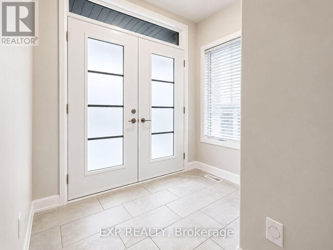 Building Photo - 528 Lucent St