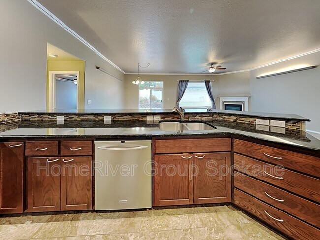 Building Photo - 7611 Diamond Ln