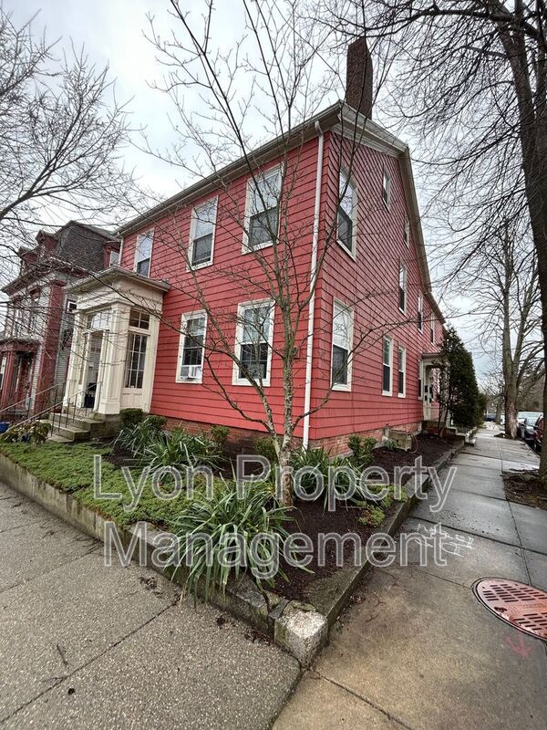 Building Photo - 44 7th St