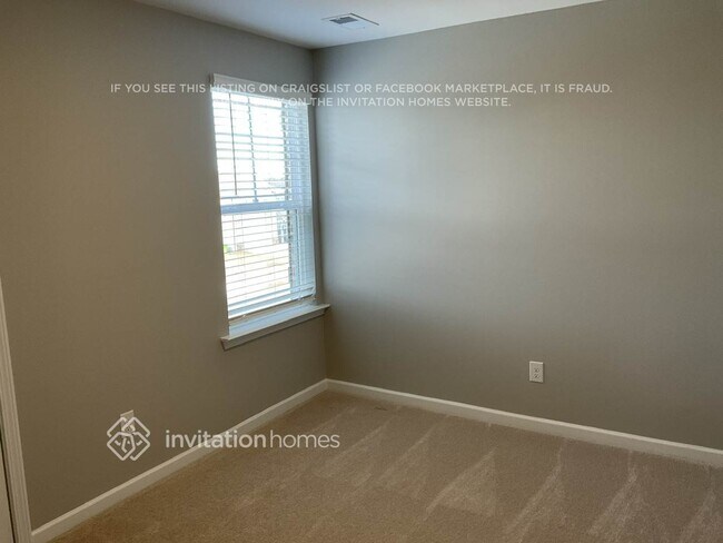 Building Photo - 536 Almere Dr