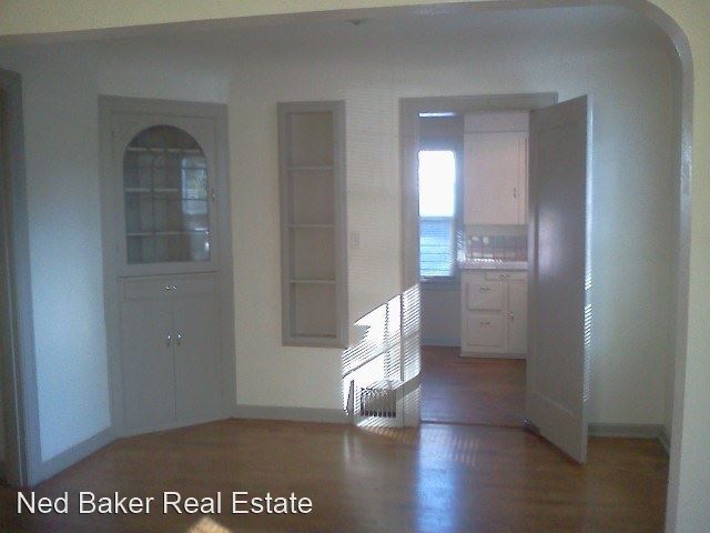 Building Photo - 2 br, 1 bath House - 810 17th St. NE