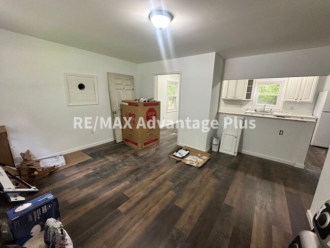 Building Photo - Remodeled 3-Bedroom Home in Blackstone!
