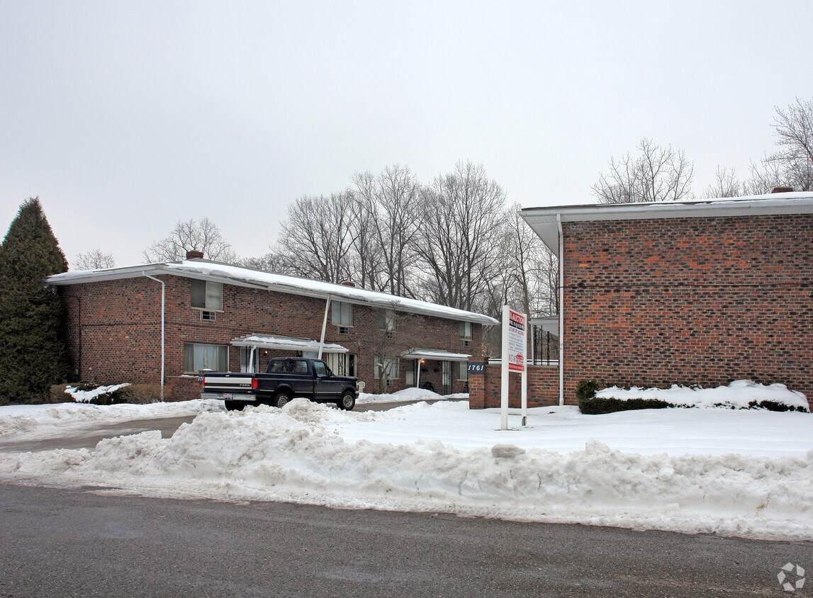 Building Photo - 1737-1767 Cromwell