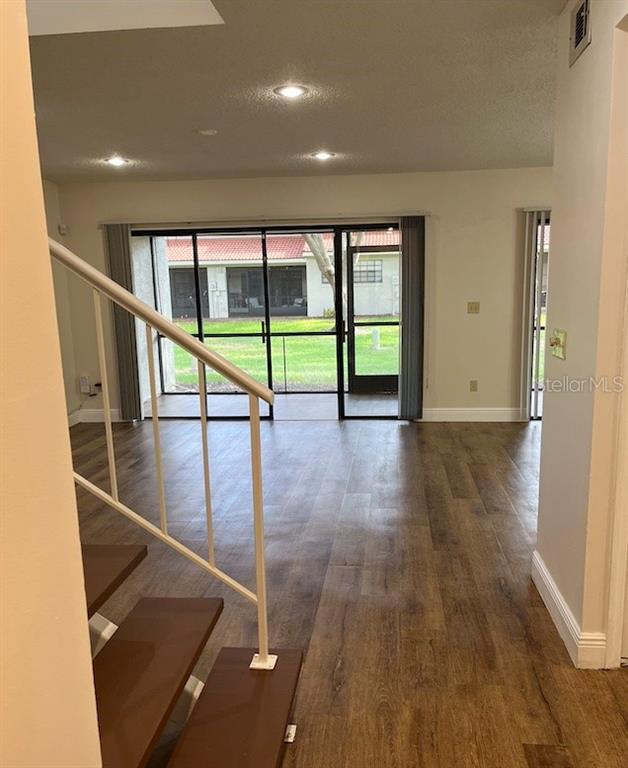 Foto del edificio - 8249 Breeze Cove Ln