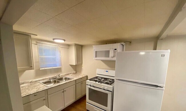 Foto del edificio - 507 Cedar Crest Ct