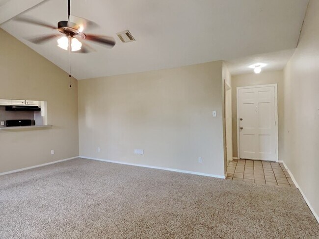 Foto del edificio - 758 E Princeton Ln