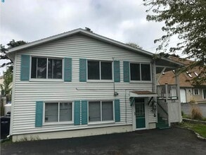 Building Photo - 159 Hills Beach Rd