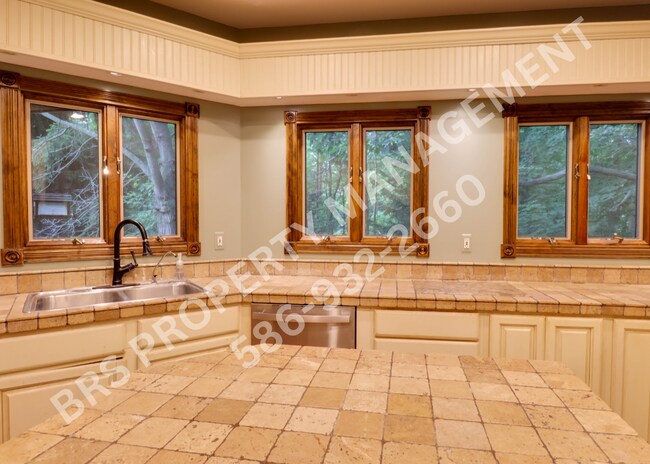 Building Photo - Gorgeous Country Living with 5 Bd and 4 Ba