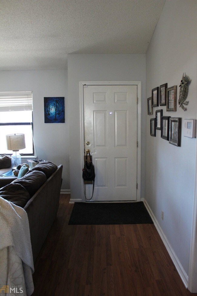 Building Photo - 326 Briarwood Cir