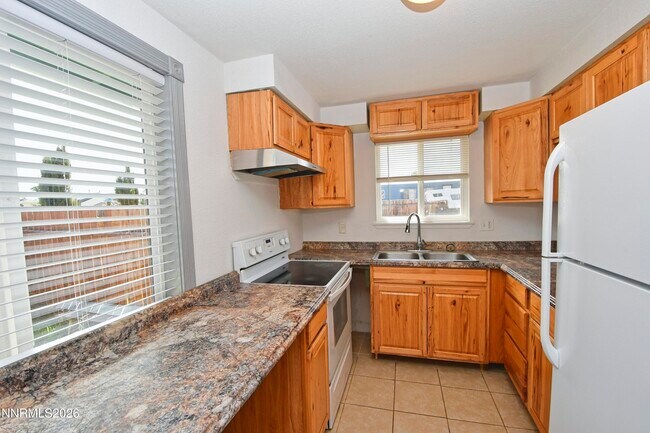 Building Photo - 10005 Sagewood Dr