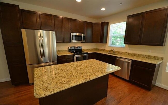 Foto del edificio - 5917 Sneed Dr