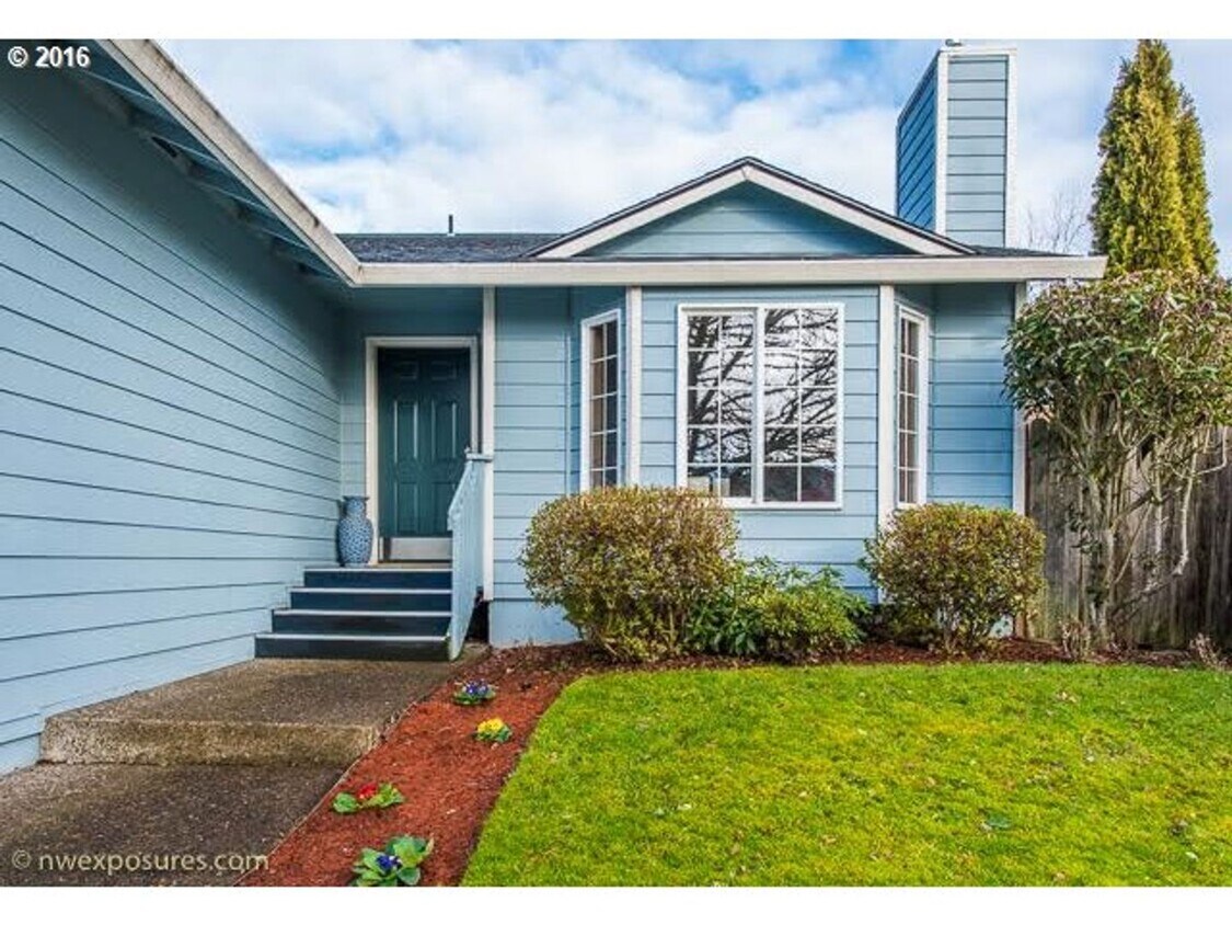 Foto principal - Updated Single Level Home in Highly Sought...