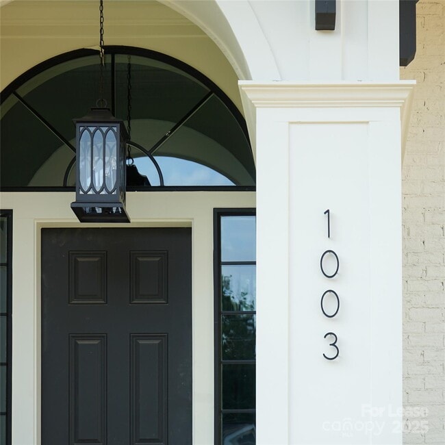 Foto del edificio - 1003 Parkwood Ave
