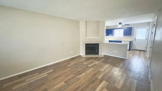 Foto del edificio - 2344 Split Rock Dr