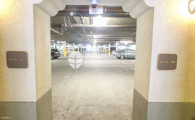 Building Photo - 600 S Abel St