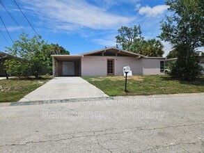 Building Photo - 1635 Newport Ct
