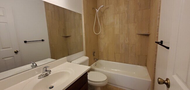 Foto del edificio - 3532 Granby Dr