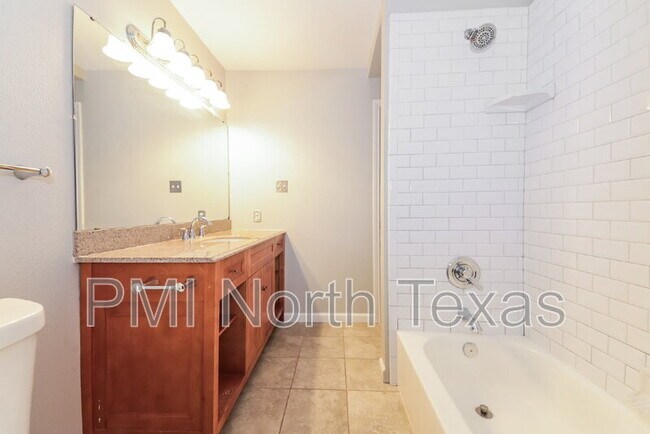 Foto del edificio - 8400 Hickory St