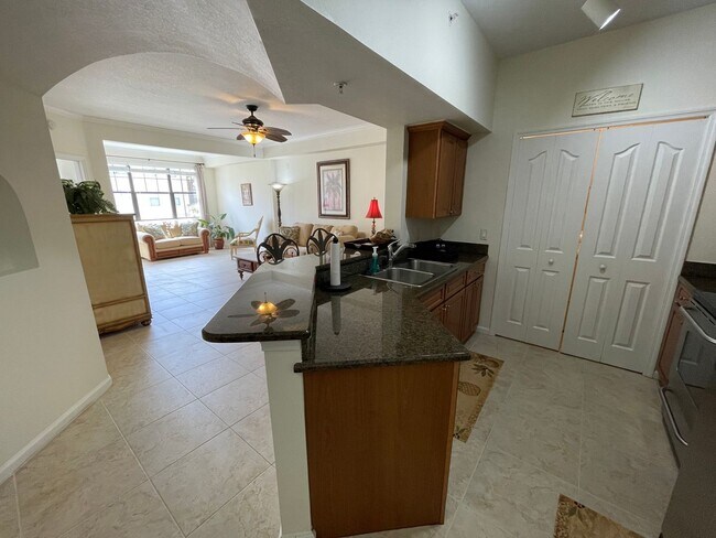 Building Photo - 12935 Violino Ln