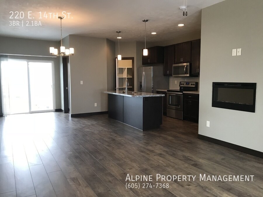 Primary Photo - 3 Bed/2.5 Bath Townhome in Downtown Sioux ...