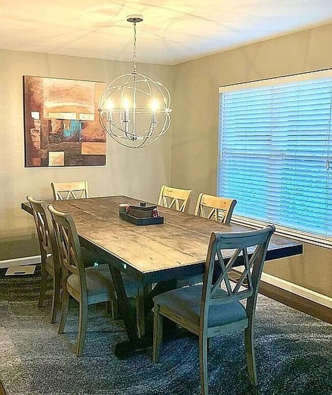 Foto del edificio - Spacious 5BR House in Sparks