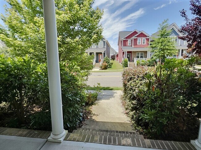 Foto del edificio - 2319 Great Ridge Pkwy