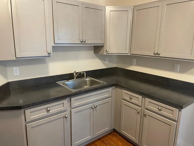 Building Photo - 4 Willoughby St