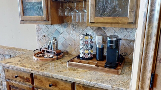Foto del edificio - 8261 Nemec Ln