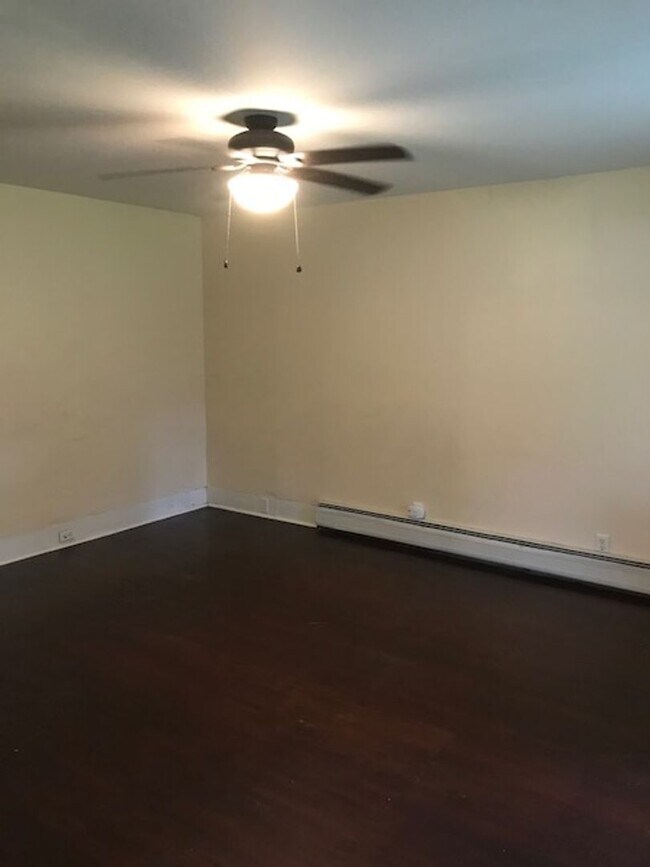 Foto del edificio - 309 W Broad St