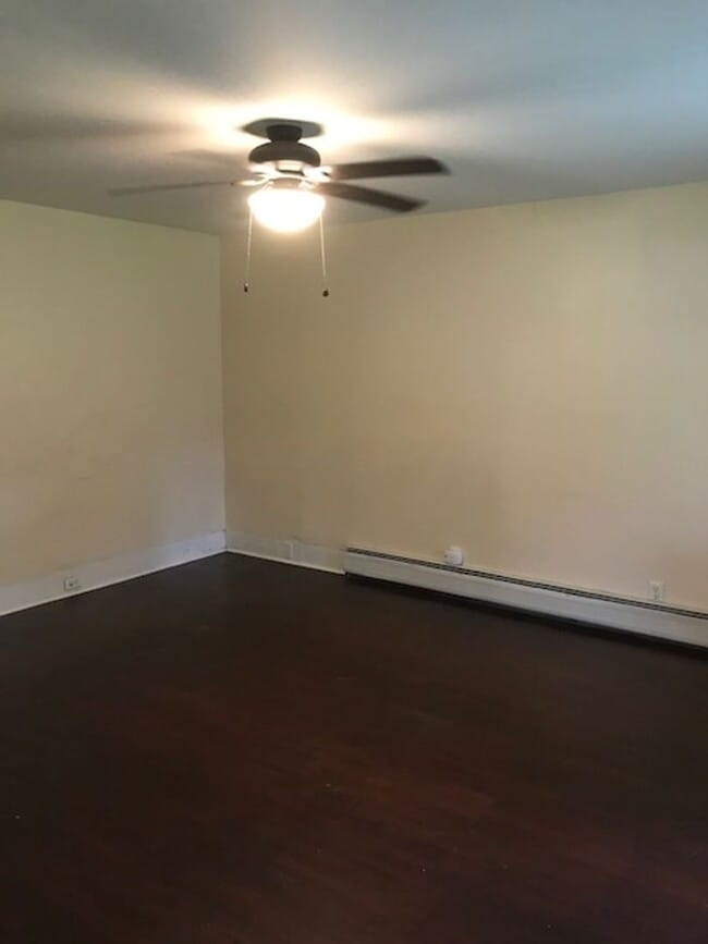 Building Photo - 309 W Broad St