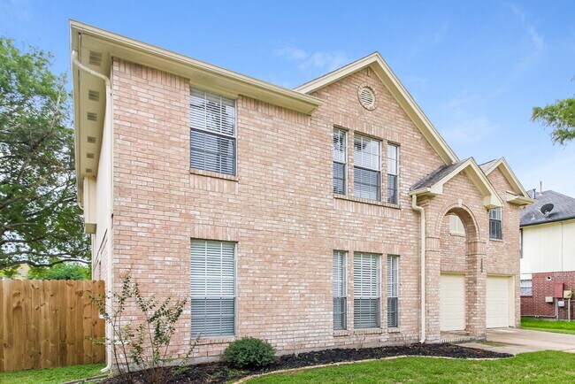 Building Photo - 2609 Potomac Dr