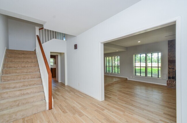 Building Photo - 2103 Winged Foot Dr