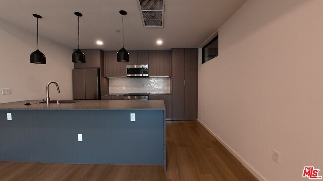 Foto del edificio - 5119 Colfax Ave