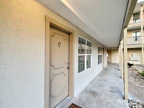 Building Photo - 910 Duncan Ln