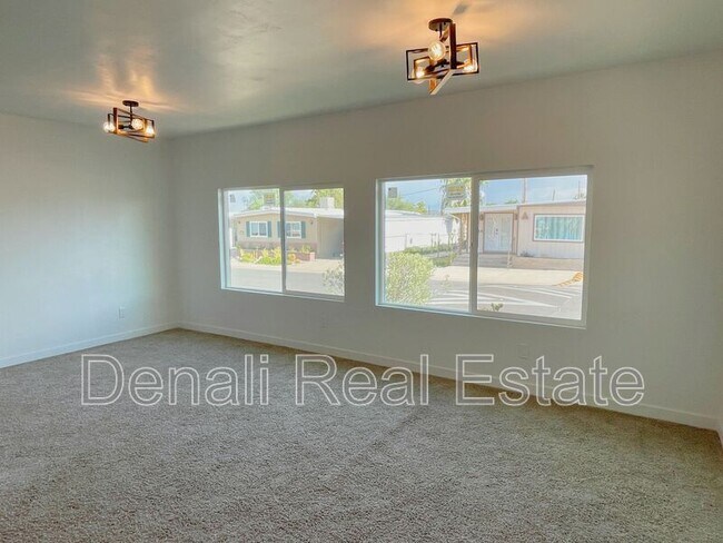 Building Photo - 5520 W Bar S St