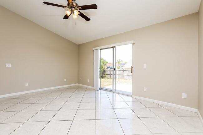 Building Photo - 371 Snowshoe Ct