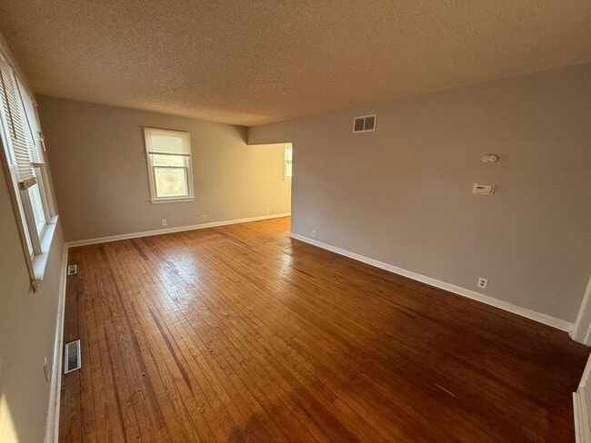 Foto del edificio - Big Spacious Beautiful Single Family 4 bed...