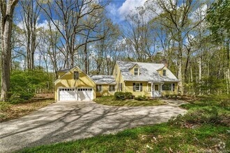 Building Photo - 792 Smith Ridge Rd