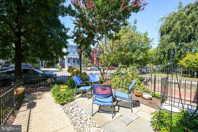 Foto del edificio - 707 12th St NE