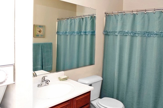 10_BG9TJ3_still_ba.jpg - Pipers Landing Apartments